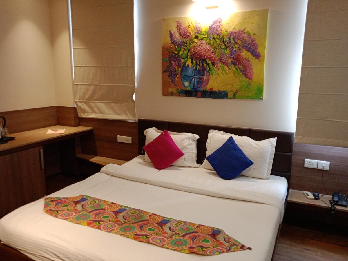 Fleur Hotel Jaipur Buitenkant foto