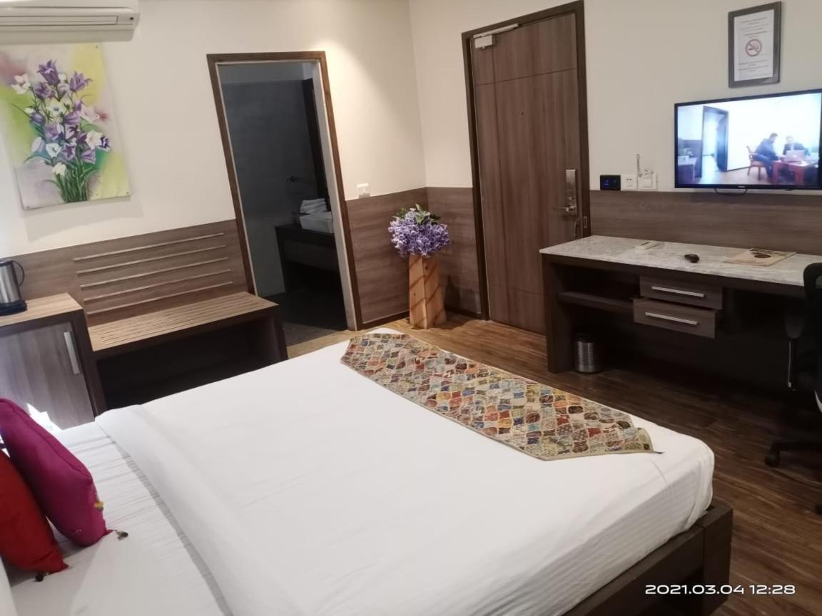 Fleur Hotel Jaipur Buitenkant foto