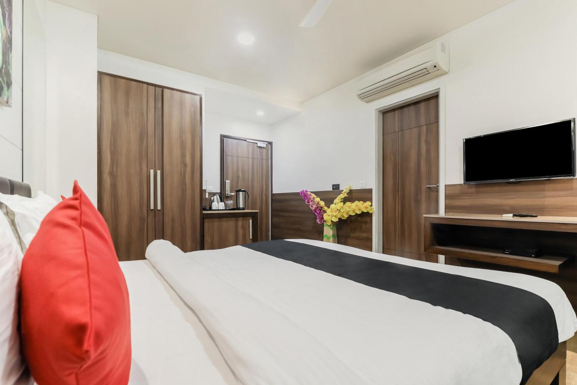 Fleur Hotel Jaipur Buitenkant foto